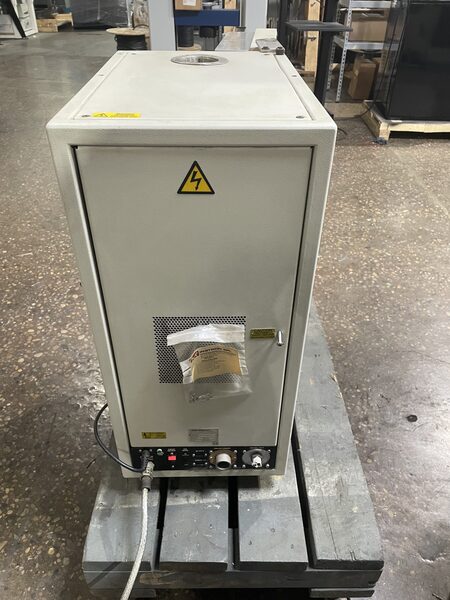 9.4" width x 9" D x 26" H Instron #3119-409, test chamber, Stainless steel interior, chamber door w/viewing - Image 5