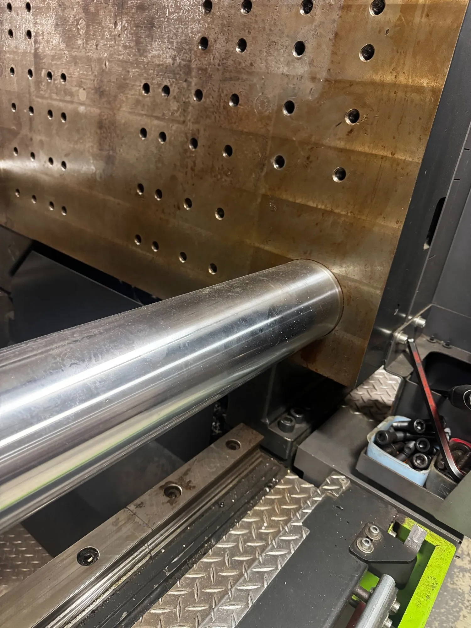 420 Ton, 40.3 oz., Engel #e-motion-2440/420T, horizontal plastic injection molder, 30.07" x 30.07" tie bar - Image 5