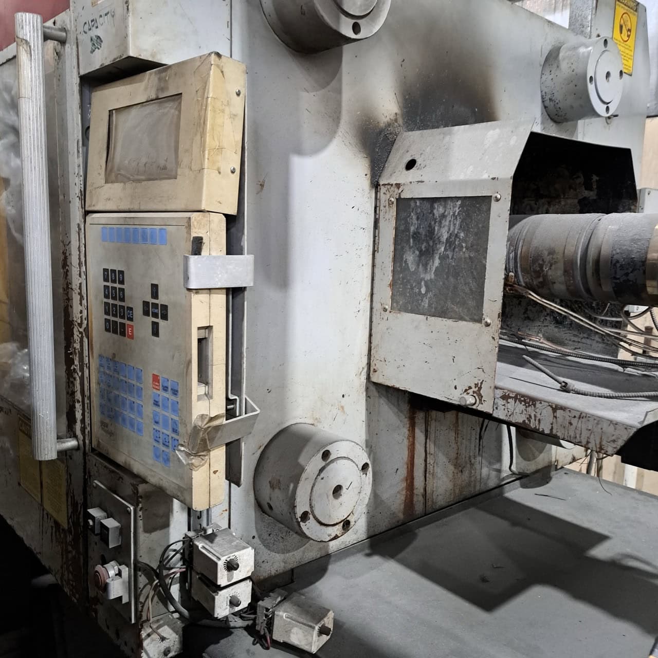 300 Ton, 30 Oz, Van Dorn #300-RS-30F-HT, Injection Molding Machine, 1993 - Image 3