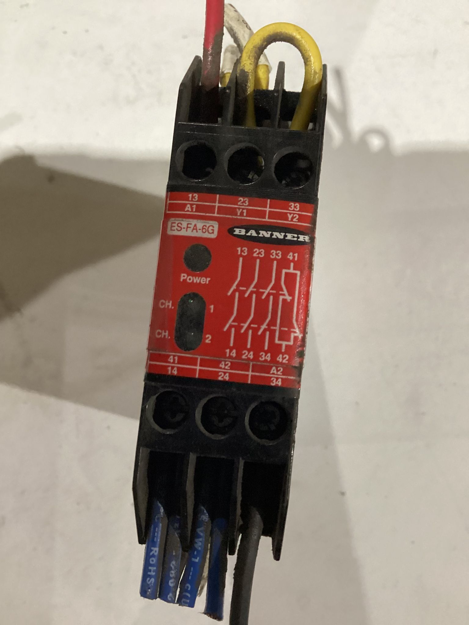 Banner #ES-FA-6G, Safety Relay, 150 Watts, 24 V - Image 3