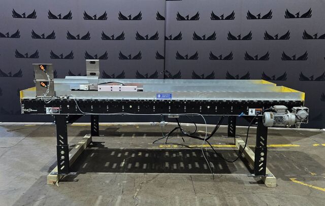 23.5" wide x 9' long, Industrial Kinetics, Dual-Lane Roller Conveyor, 0.5 HP, 1720 RPM, 230/460 V - Image 1