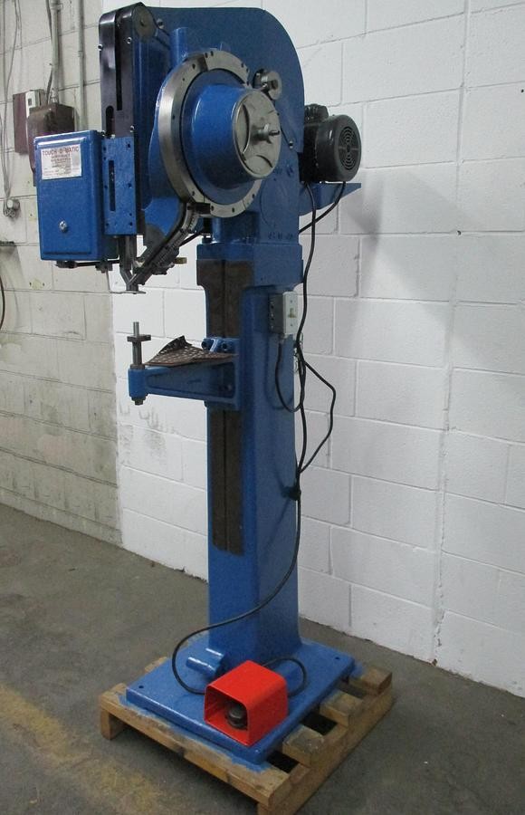 Chicago #990, riveter, 3.25" stroke, 12" throat, .33 HP, 175 flywheel - Image 2