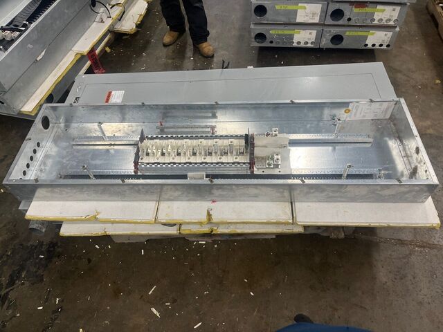 400 Amp. Cutler Hammer, PRL2A, Panelboard, 277/480 Volts 3PH 4W Indoor Encl 42 Circuit MLO P581 - Image 4