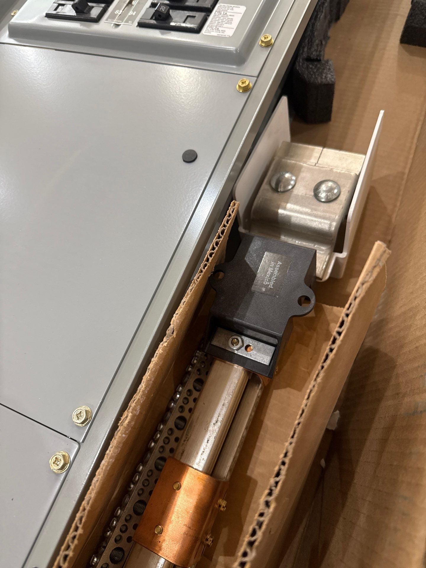 400 Amp. Eaton, PRL1A Interior, Panelboard, 208/120 Volts 3PH 4W MLO 400 Amp Panel, New - Image 4