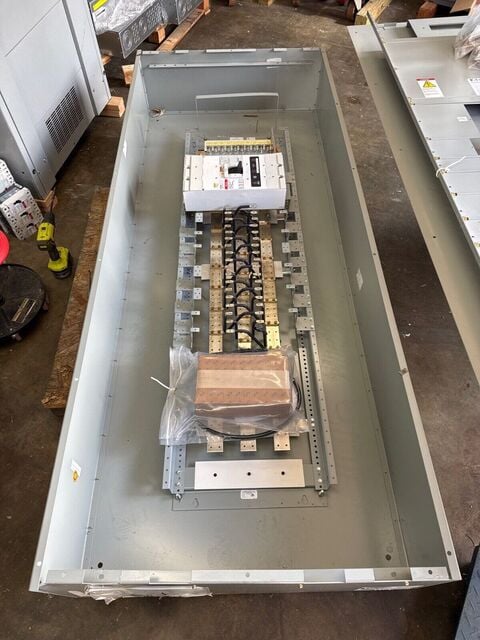 800 Amp. Eaton, PRL4B, Panelboard, 240/120 Volts 3PH 4W Indoor Encl 36 Cir MCB MDL3800F P633-NS, New - Image 2