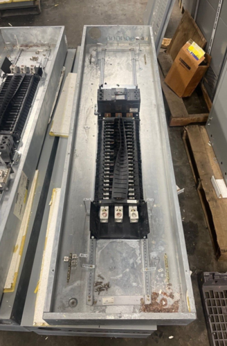 400 Amp. General Electric, AEF3424MBX, Panelboard, 480/277 Volts 3PH 4W Indoor Encl 42Cir SFHA36AT0250 MLO - Image 3