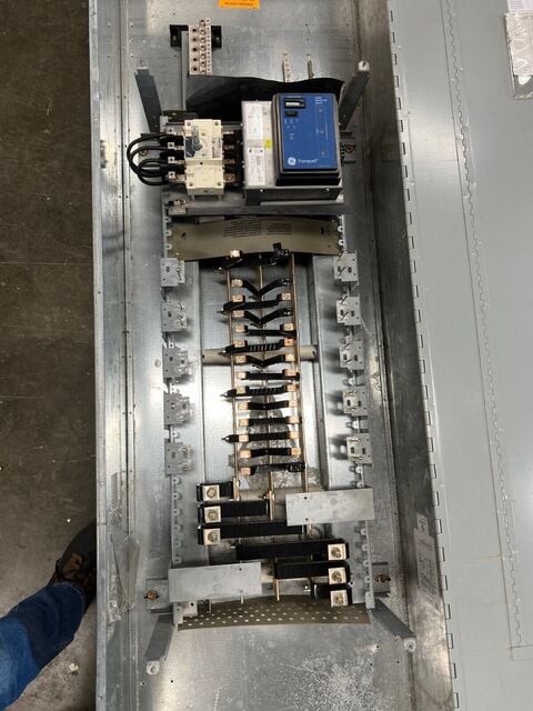600 Amp. General Electric, APN3 Bolt On, Panelboard, 480/277 Volts 3PH 4W 30 Cir Indoor Encl TPHE277Y20PP P651 - Image 3