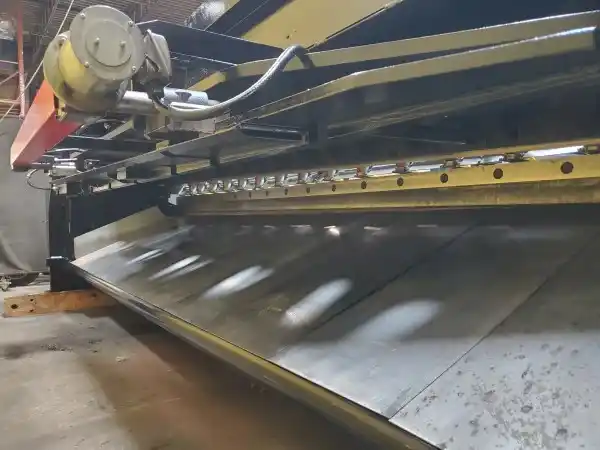 1/4" x 13.9' Amada #M-4065, mechanical squaring shear, 16 hold downs, 52 SPM, 15 HP, 1990 - Image 8