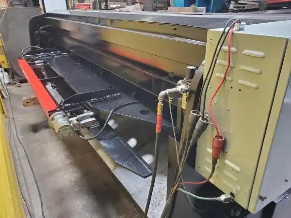 1/4" x 13.9' Amada #M-4065, mechanical squaring shear, 16 hold downs, 52 SPM, 15 HP, 1990 - Image 9