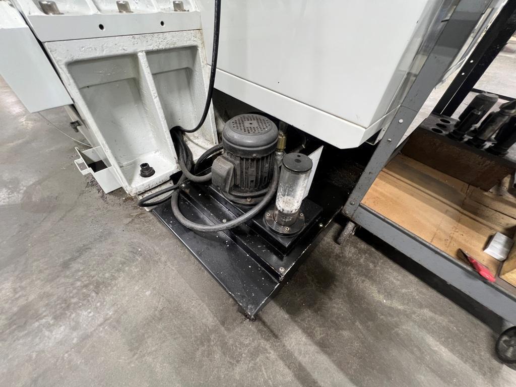 Hurco #VM-10, CNC vertical machining center, 26" X, 16" Y, 20" Z, 10000 RPM, 20 automatic tool changer, Cat - Image 6