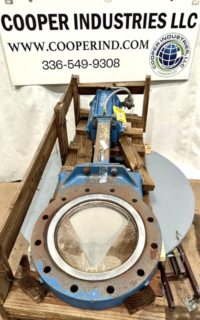 12" Dezurik, knife gate valve, Stainless contact parts, CI body, V type opening - Image 2