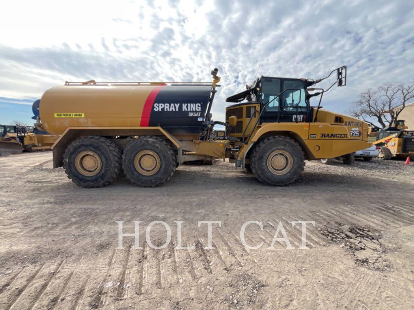 Caterpillar W00 725, Water Truck, 2505 hours, S/N: 3T900890, 2023 - Image 2