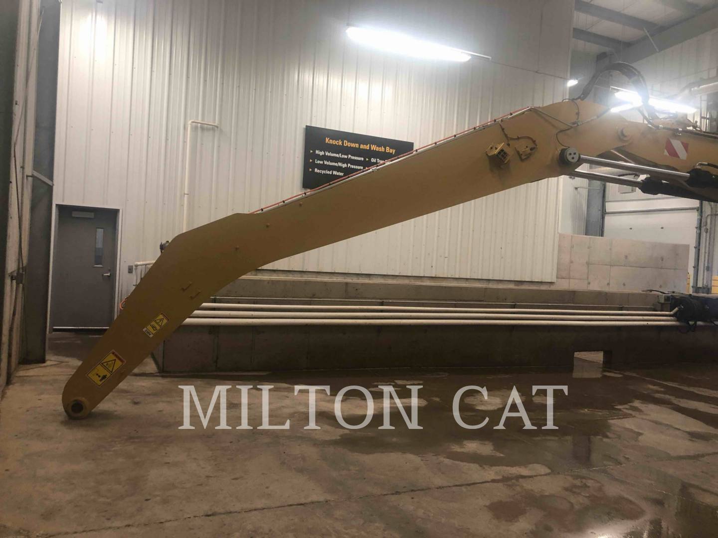 Caterpillar MH3026, Wheel Excavator, 88 hours, S/N: KE800257, 2022 - Image 1