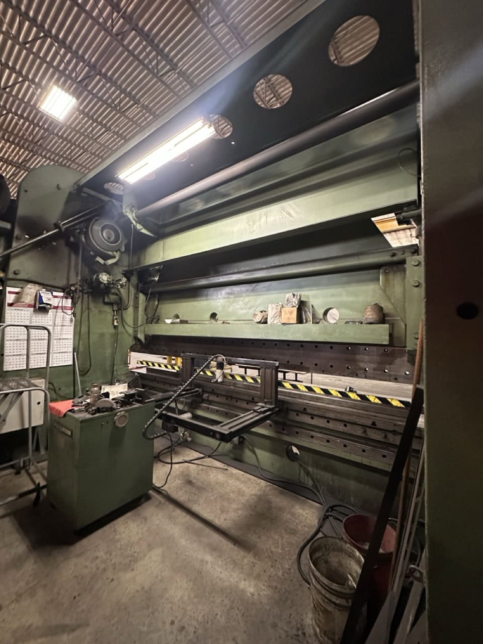 750 Ton, Cincinnati #34-series, Press Brake, 16' overall, 5" Shut Height, 5" stroke, 8" ram adj, 14" throat - Image 4