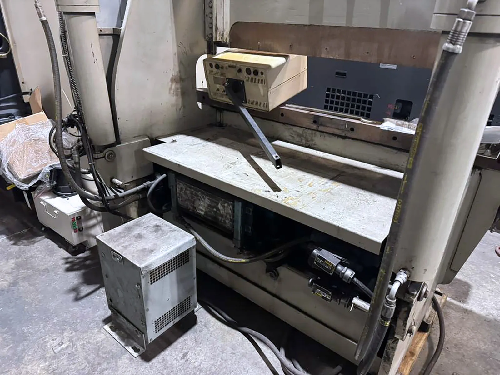 60 Ton, Accurpress #7606, Hydraulic Press Brake, 88" x 42" x 74" tall Dimension, 1988 - Image 7