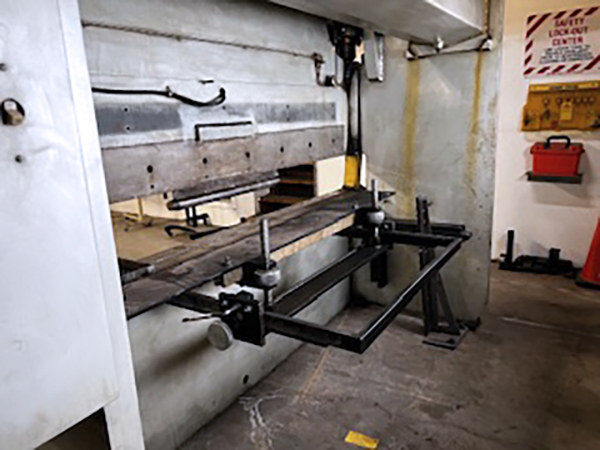 110 Ton, Pacific #110-10, Hydraulic Press Brake, 10' overall length, 8.5' Between Housings, 7" Stroke, 6" - Image 2