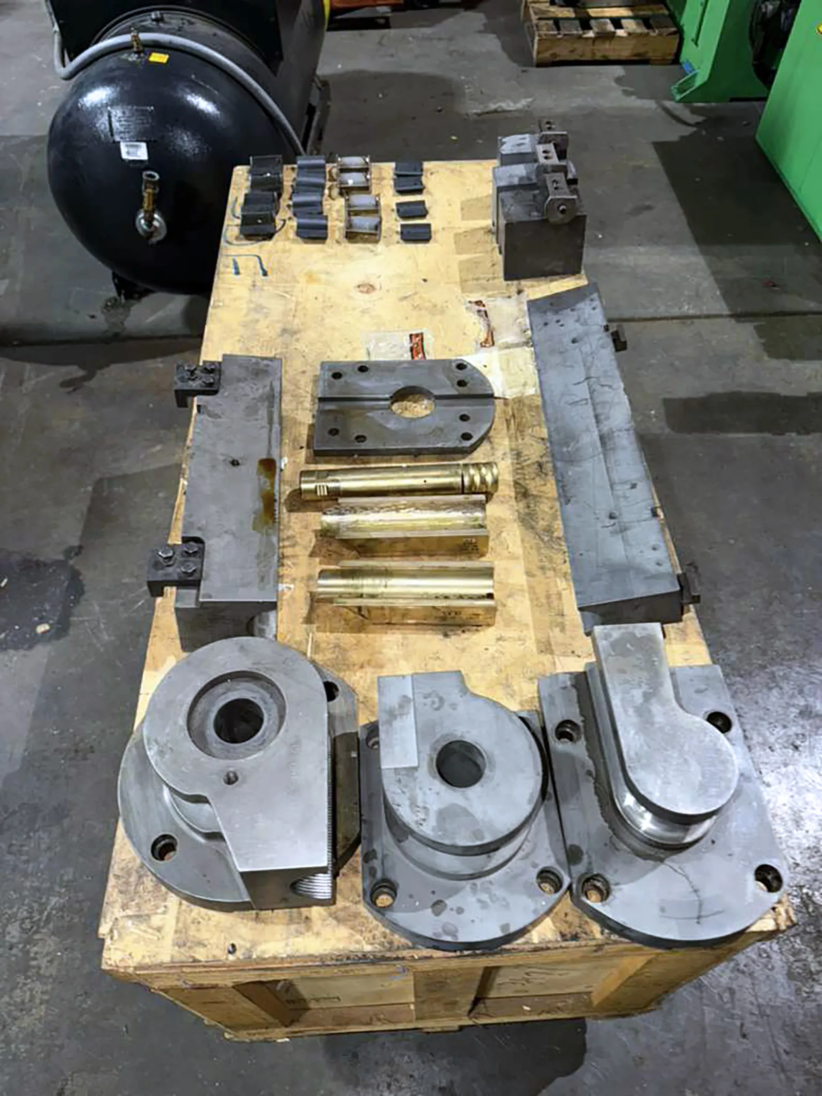 2.5" Hines #CNC200, Tube Bender, 12" max Radius, 8' Tube Length over Mandrel, 2000 psi, 55 FPM Feed capacity - Image 5