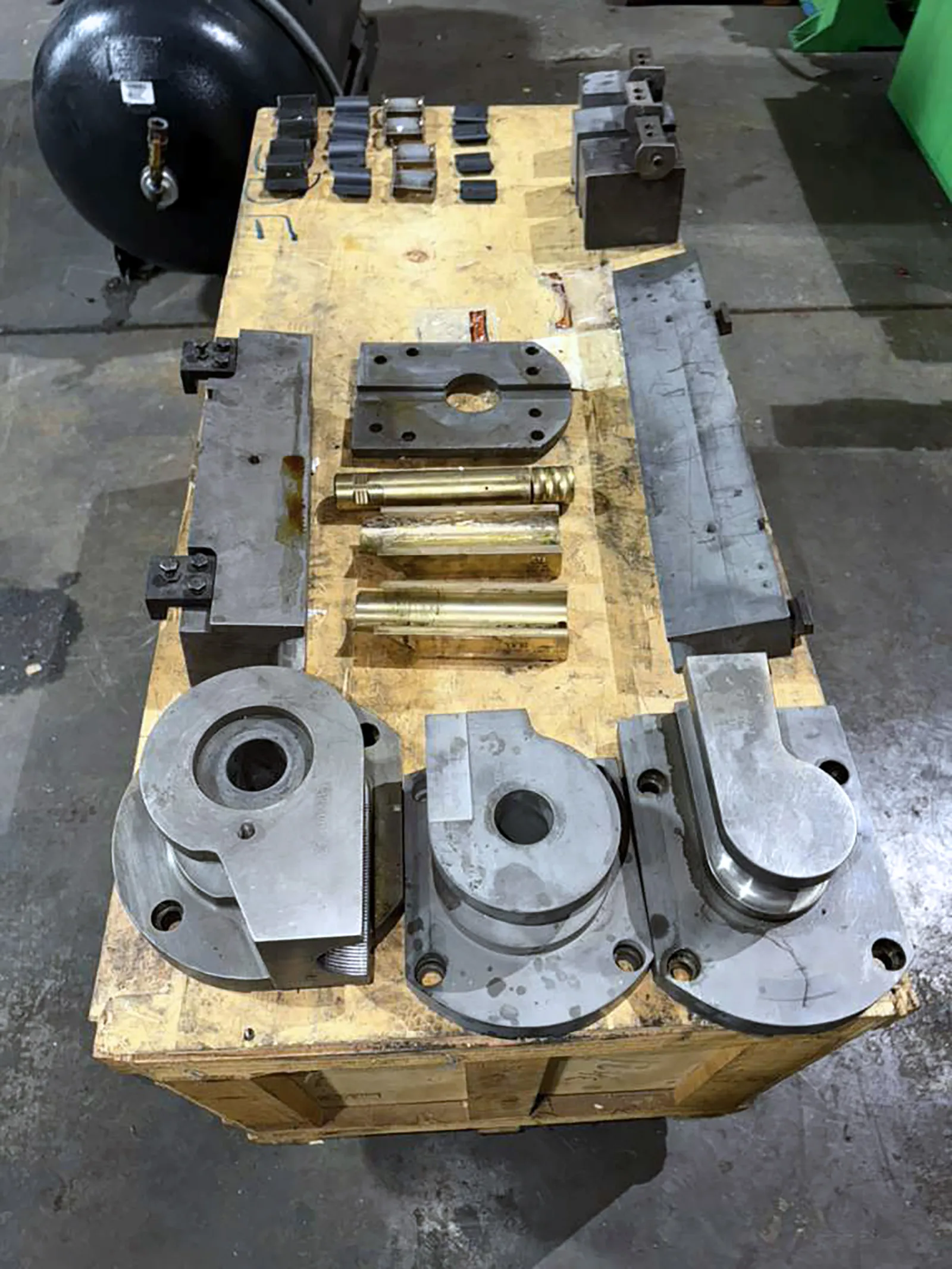 2.5" Hines #CNC200, Tube Bender, 12" max Radius, 8' Tube Length over Mandrel, 2000 psi, 55 FPM Feed capacity - Image 8