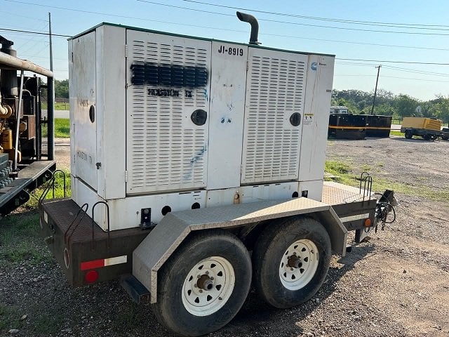 35 KW Cummins #35DGBB-4796, Diesel Mobile Generator, Sound Attenuated, Tier 1 Emissions, 47 HP, 1800 RPM - Image 3