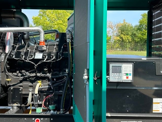 150 KW Cummins #C150N6, Standby Natural Gas/Propane Generator Set, Sound Attenuated, EPA Certified Emissions - Image 6