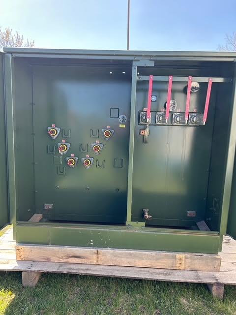 1500 KVA 8320Y/4800 Primary, 480Y/277 Secondary, Sunbelt Solomon, 3 phase padmount transformer - Image 2