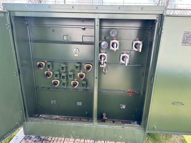 1500 KVA 8320Y/4800 Primary, 480Y/277 Secondary, Sunbelt Solomon, 3 phase padmount transformer - Image 3