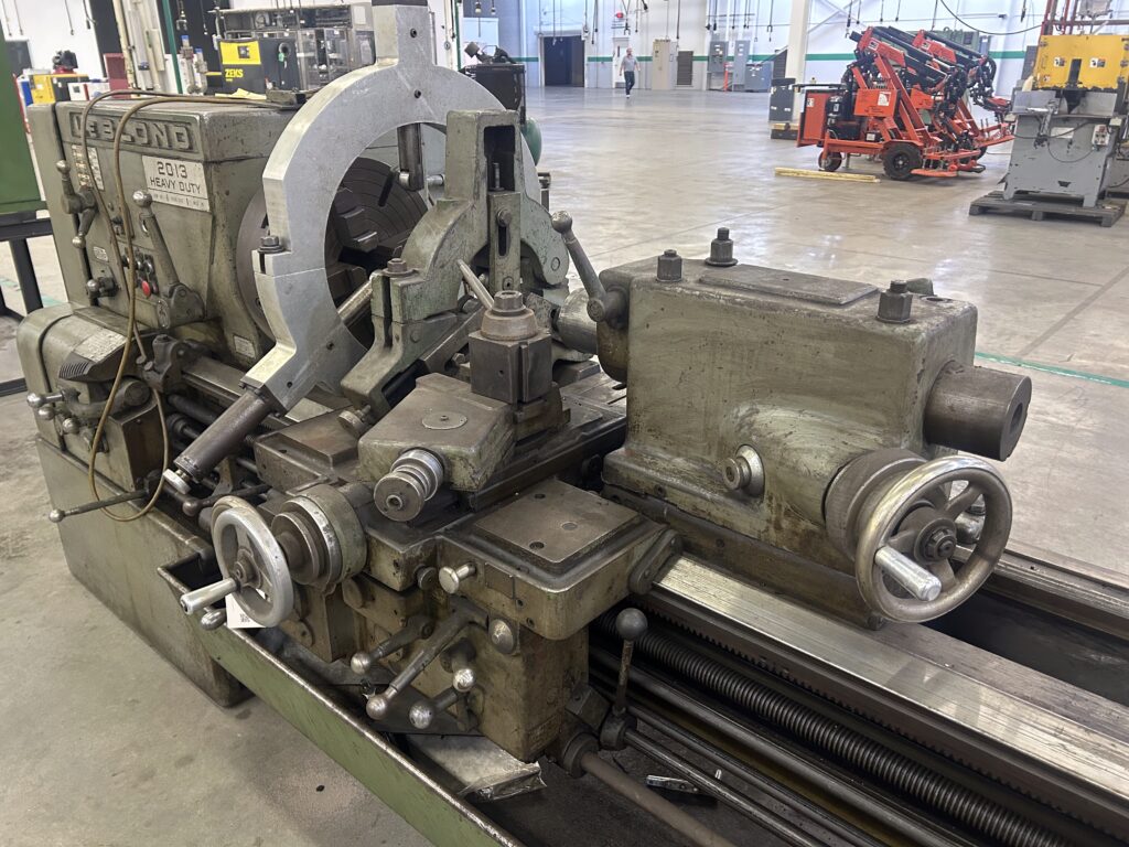 21" x 120" LeBlond #2013-Heavy-Duty, engine lathe, 4-jaw chuck, 2 steady rests, taper attachment - Image 9