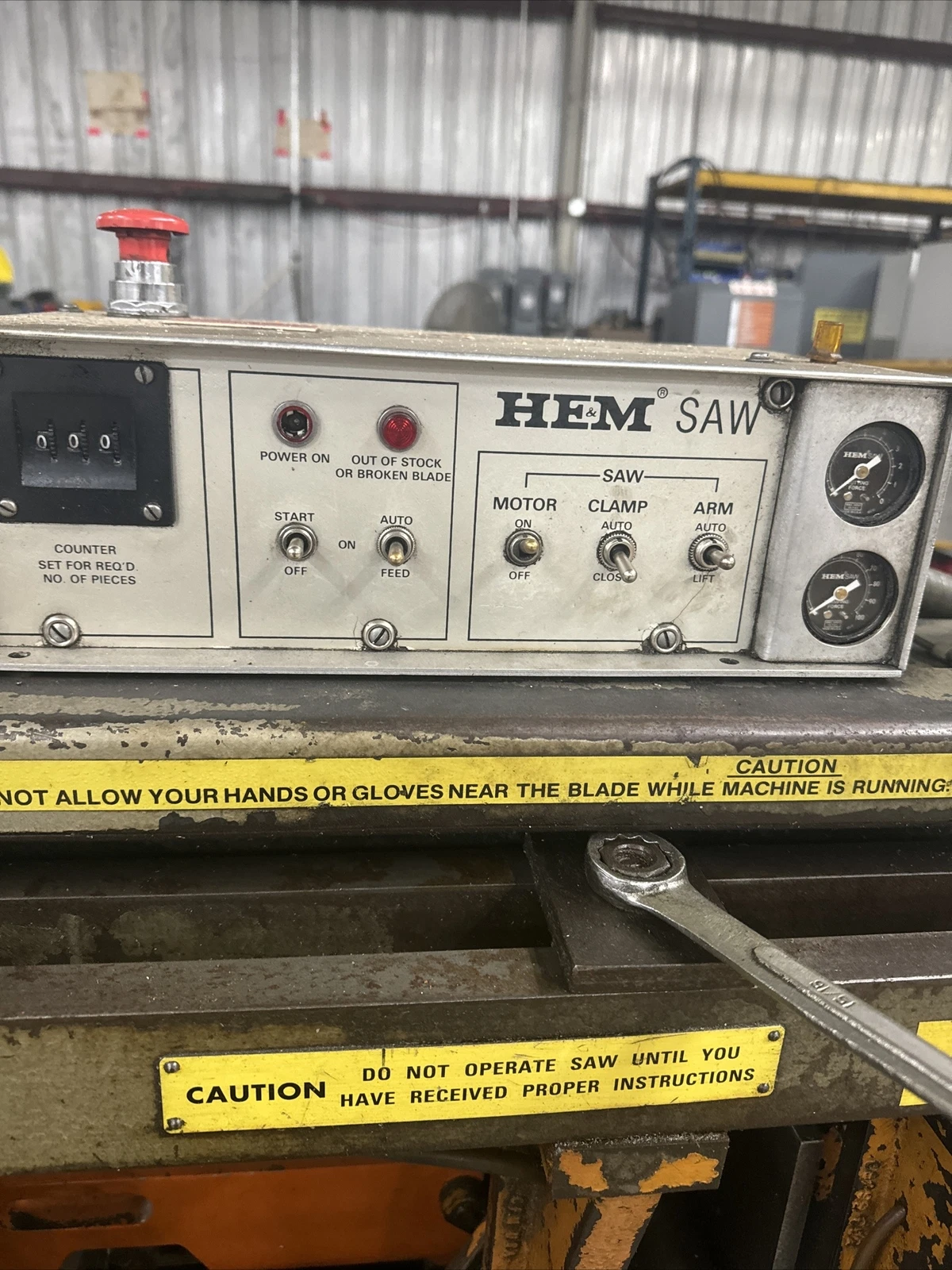 12.75" x 12.75" HEM #H90A-B/F, semi automatic band saw, 220/440 V., 154" x 1" x 0.035" blade, variable speed - Image 4