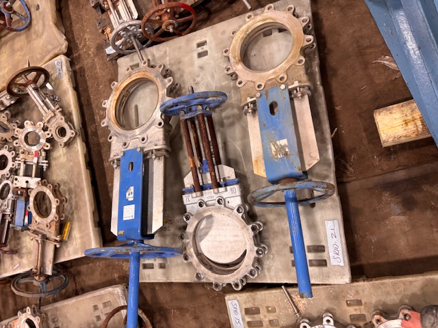 12", 10", 8" Dezurik, Trueline, Orbinox, manual Stainless steel slide gate valves, lot of 13 - Image 5