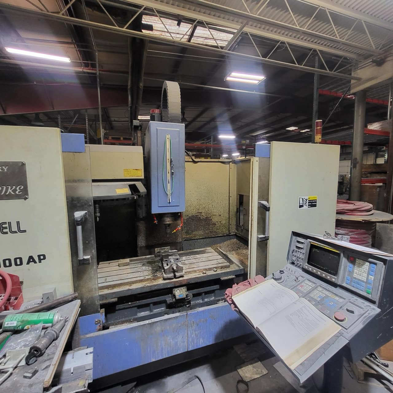 Leadwell #MCV-1000AP, vertical machining center, 43" X, 24" Y, 20" Z, 25 HP, 44" x20" table, 6000 RPM, Fanuc - Image 3