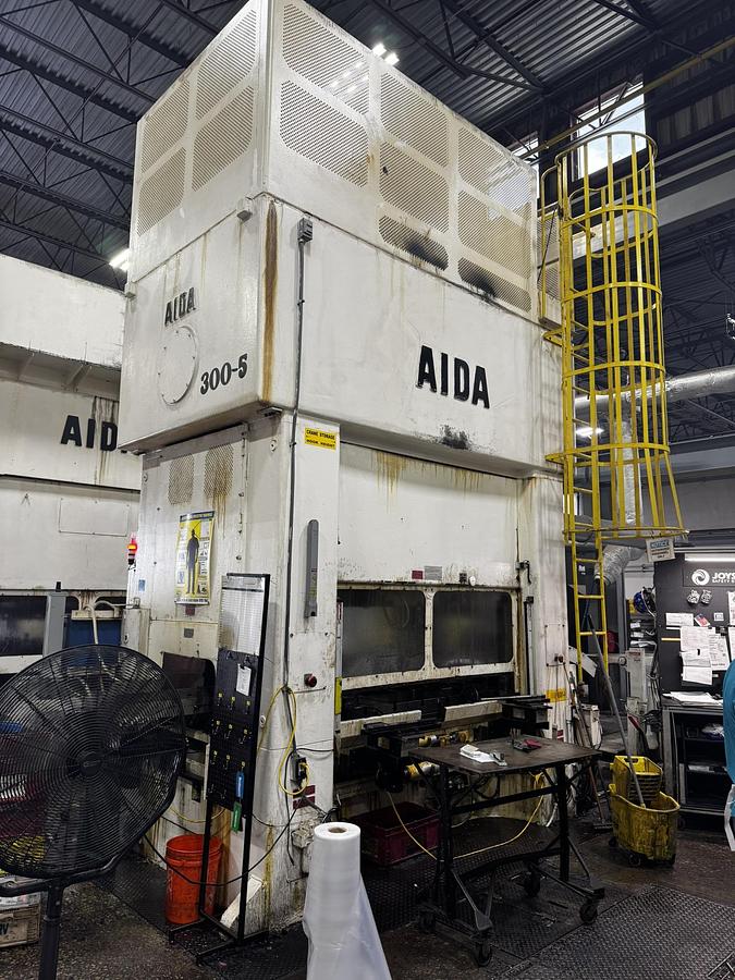330 Ton, Aida #PMX-L2-300, stamping press, 7.8" stroke, 3.9"adj, 84" x40"bed, 21.6"die height, 40-100 SPM - Image 3