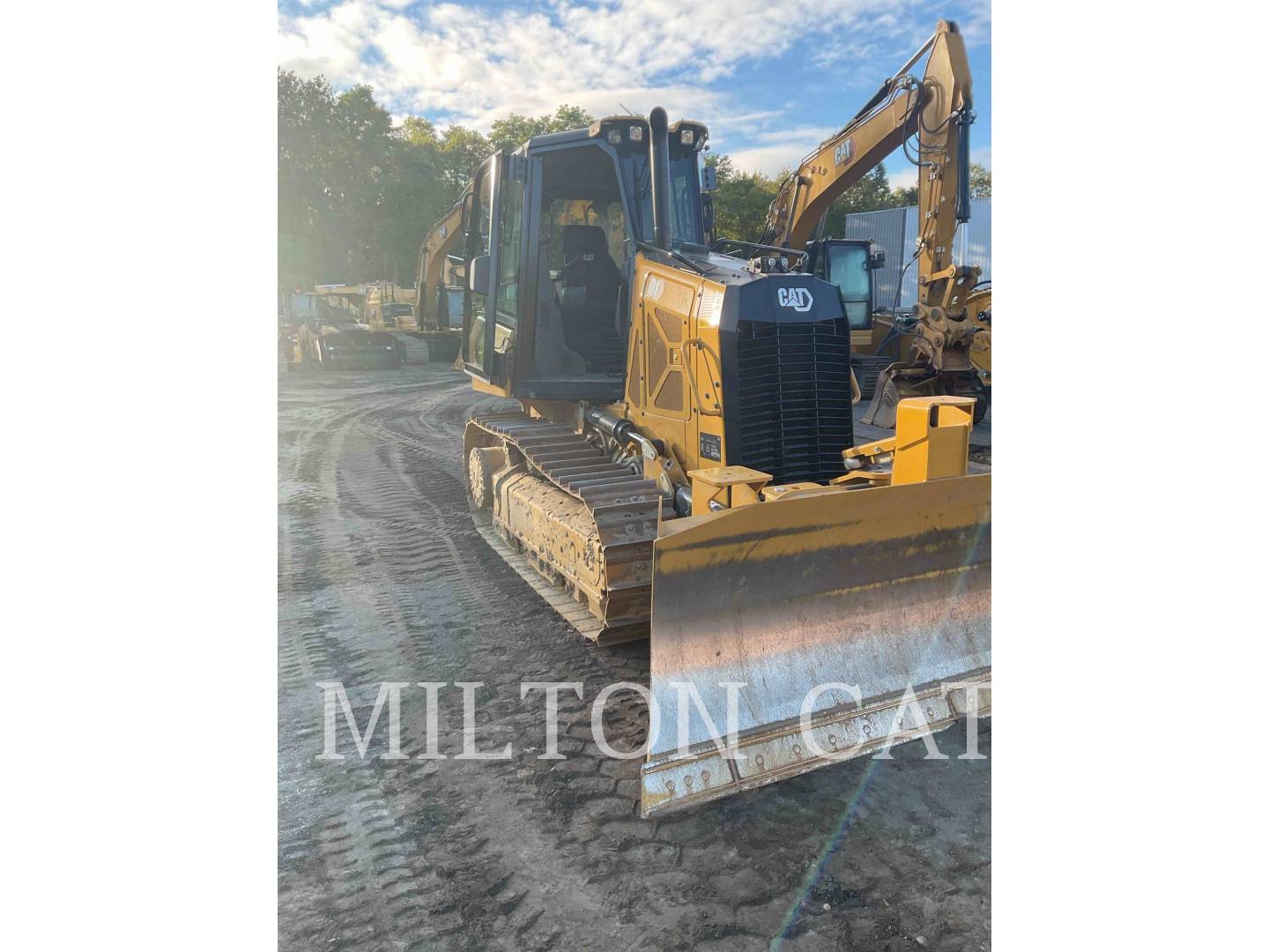 Caterpillar D1, Crawler Dozer, 516 hours, S/N: XKF04291, 2023 - Image 1