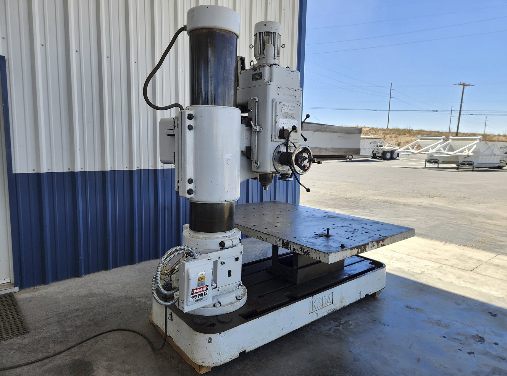 Ikeda #RM-1757, radial drill press, #4MT, 72" x48"tbl., 36" stroke, 48" throat, 7.5 HP - Image 3