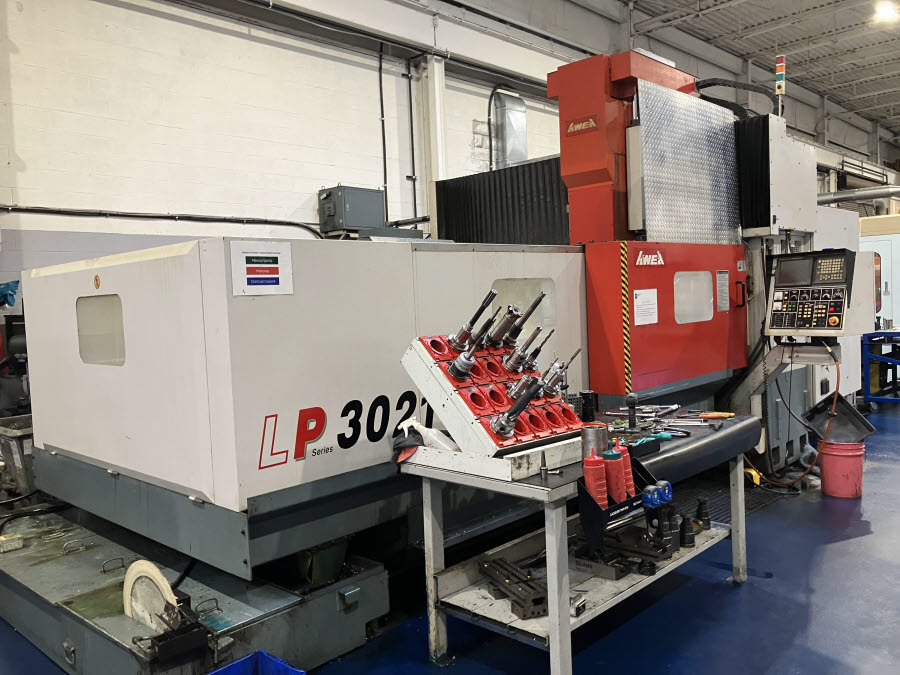 Awea #LP-3021, CNC bridge type machining center, Fanuc 18iMB, 118" X, 82" Y, 30" Z, 8000 RPM, 32 automatic - Image 1