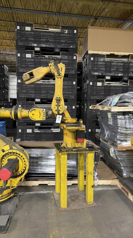 Fanuc, ArcMate 100i, robot arm, 6 axis, 13.2 lb payload, 53.9" reach, articulated - Image 1