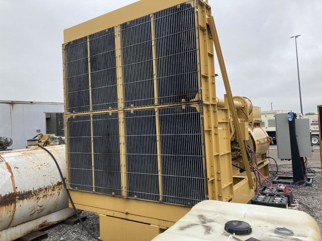 IEA #3516, Radiator, w/ piping, fan, & hub, 1565 hours, 2002 - Image 1