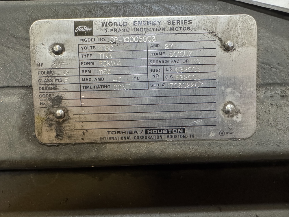 200 HP 1185 RPM Toshiba, Frame 5010UZ, TEFC, BB, 1.15 service factor, 4160 Volts, New Surplus Double Shaft - Image 1