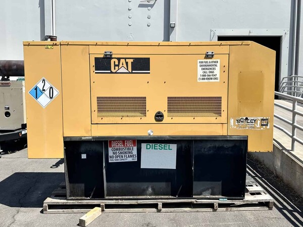 60 KW Caterpillar #D60-4S, diesel generator set, 2006 - Image 2