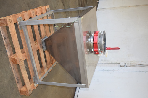 Material transfer & storage hopper, 3' x 3' x 2-1/2'tall with 7-1/2"valve - Image 1