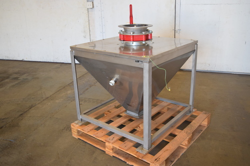 Material transfer & storage hopper, 3' x 3' x 2-1/2'tall with 7-1/2"valve - Image 6