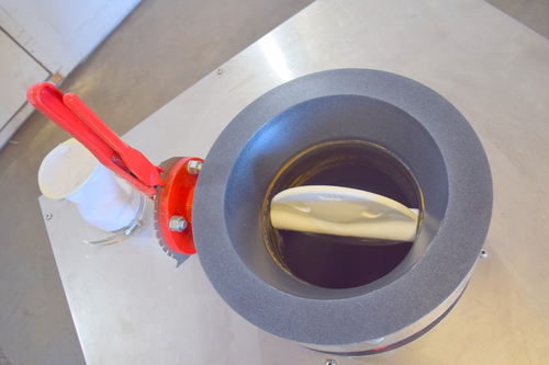 Material transfer & storage hopper, 3' x 3' x 2-1/2'tall with 7-1/2"valve - Image 10