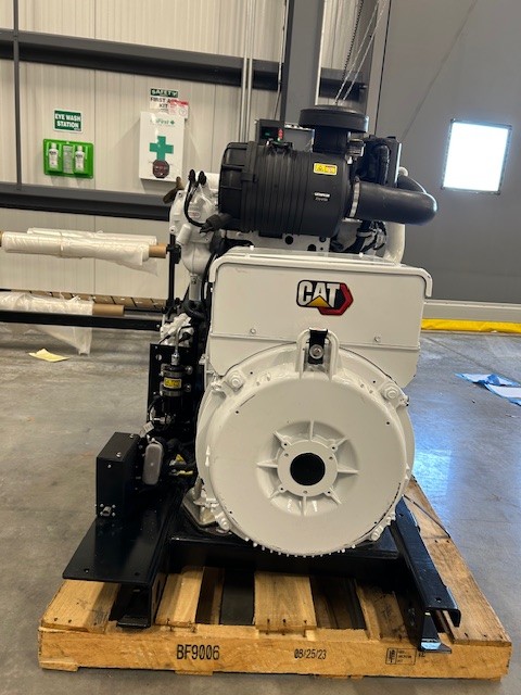 118 KW Caterpillar #C4.4TA, marine generator set, ABS Certified, 24V 120/208 Volts, 3 Phase, 60Hz - Image 2