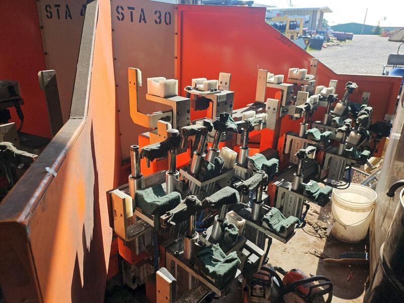 Fanuc, Automated Assembly Cell, 3x Fanuc M710iC robots, Weber bolt driver, automatic rivet feed, servo - Image 4