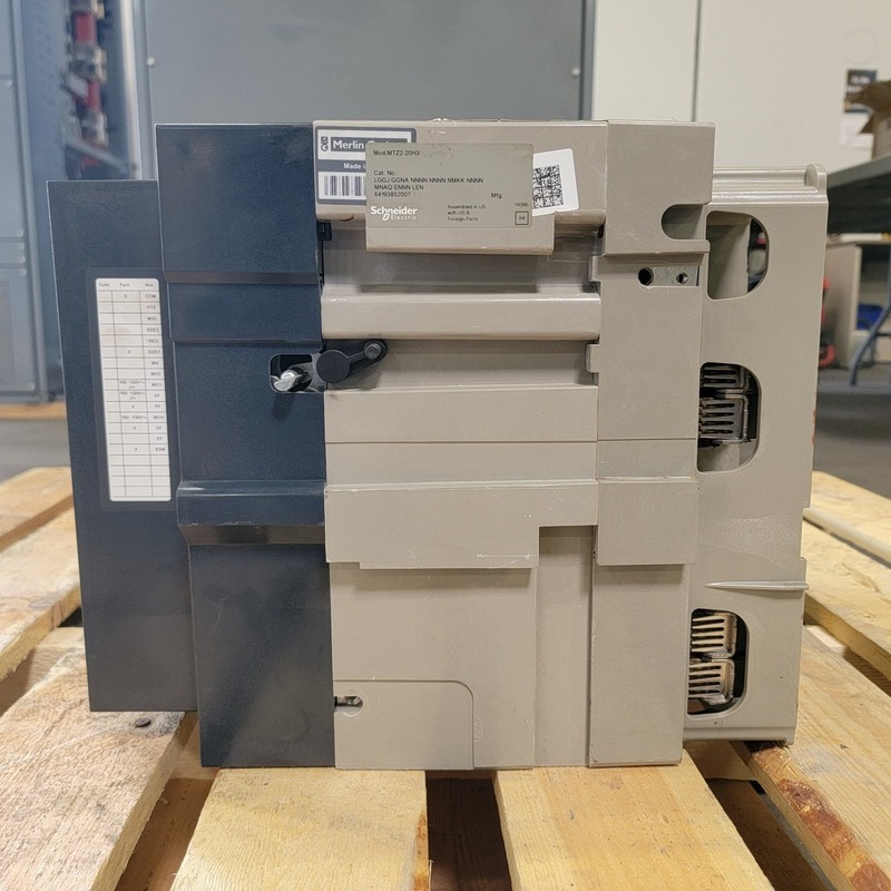 2000 Amps, Square D Masterpact, MTZ2-20H3, circuit breaker, 3-pole, bolt-on, 440 Volts - Image 4