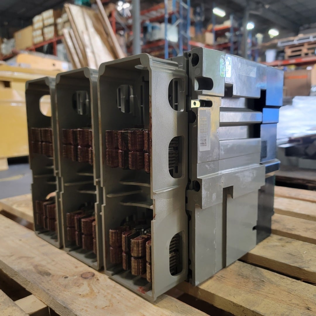 2000 Amps, Square D Masterpact, MTZ2-20H3, circuit breaker, 3-pole, bolt-on, 440 Volts - Image 7
