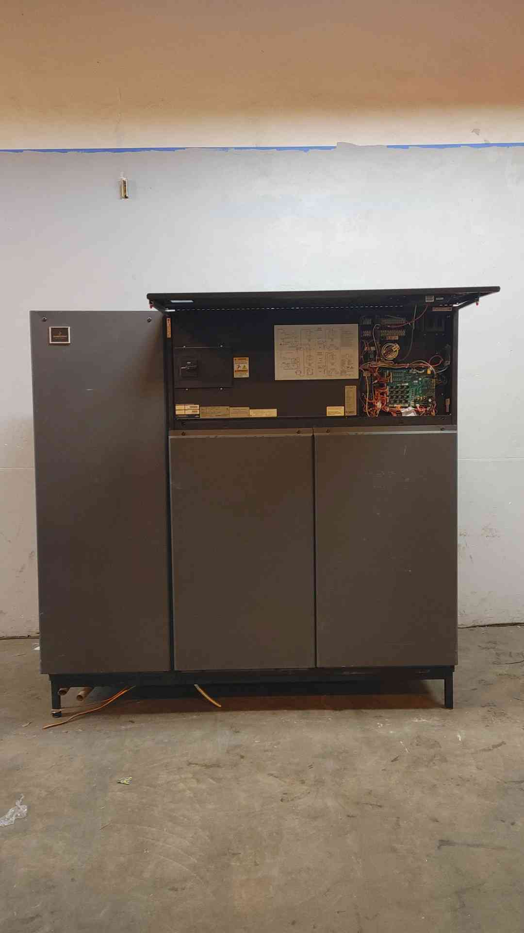 10-12 Ton, Liebert #DS035WUAE0E1739A, Downflow CRAC Unit, 315 PSIG, 460 Volts, 3 phase, 37.3 A input, FLA - Image 3