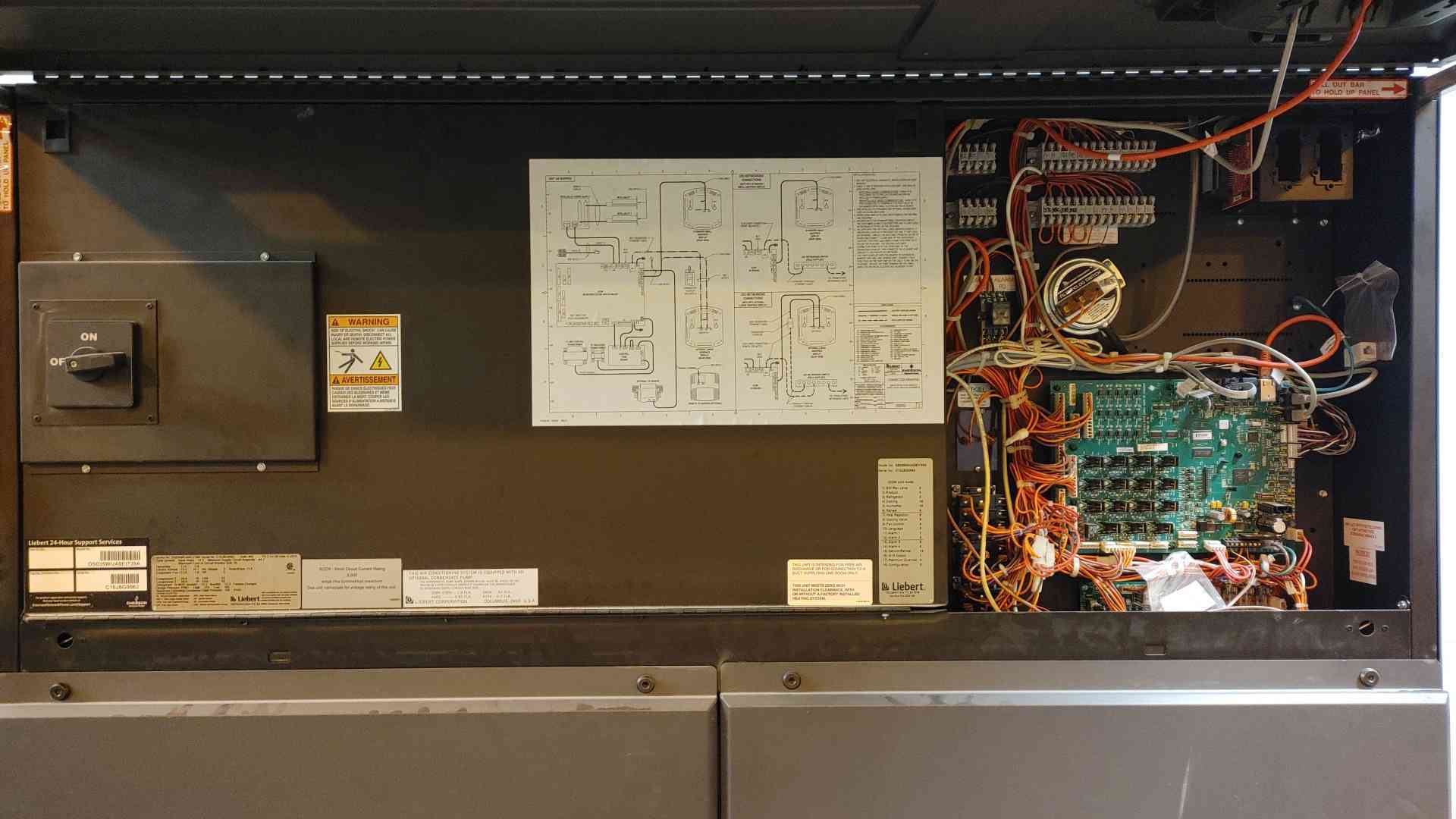 10-12 Ton, Liebert #DS035WUAE0E1739A, Downflow CRAC Unit, 315 PSIG, 460 Volts, 3 phase, 37.3 A input, FLA - Image 4