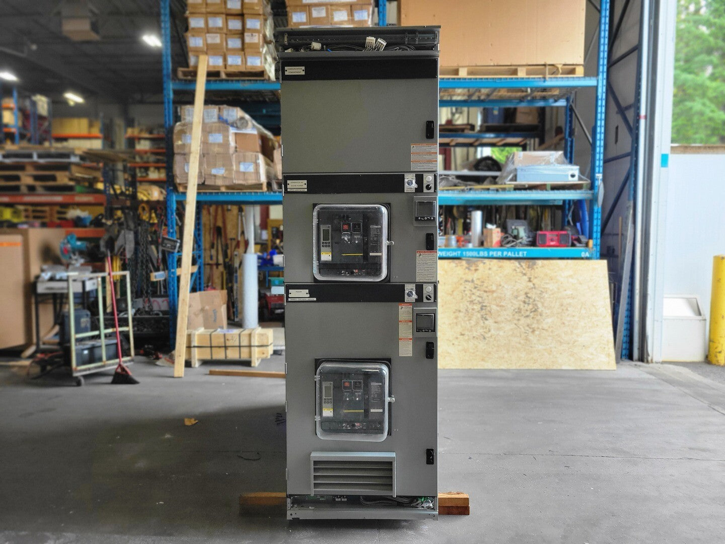 Square D #Power-Zone-4, switchgear with 2x circuit breaker NW32H3, 3200 amp, 600 Volts - Image 1