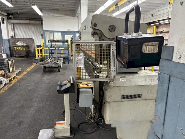 100 Ton, Accurpress #710010, hydraulic press brake, 2-Axis CNC back gauge, ETS pendant, 10' overall, 102" - Image 9