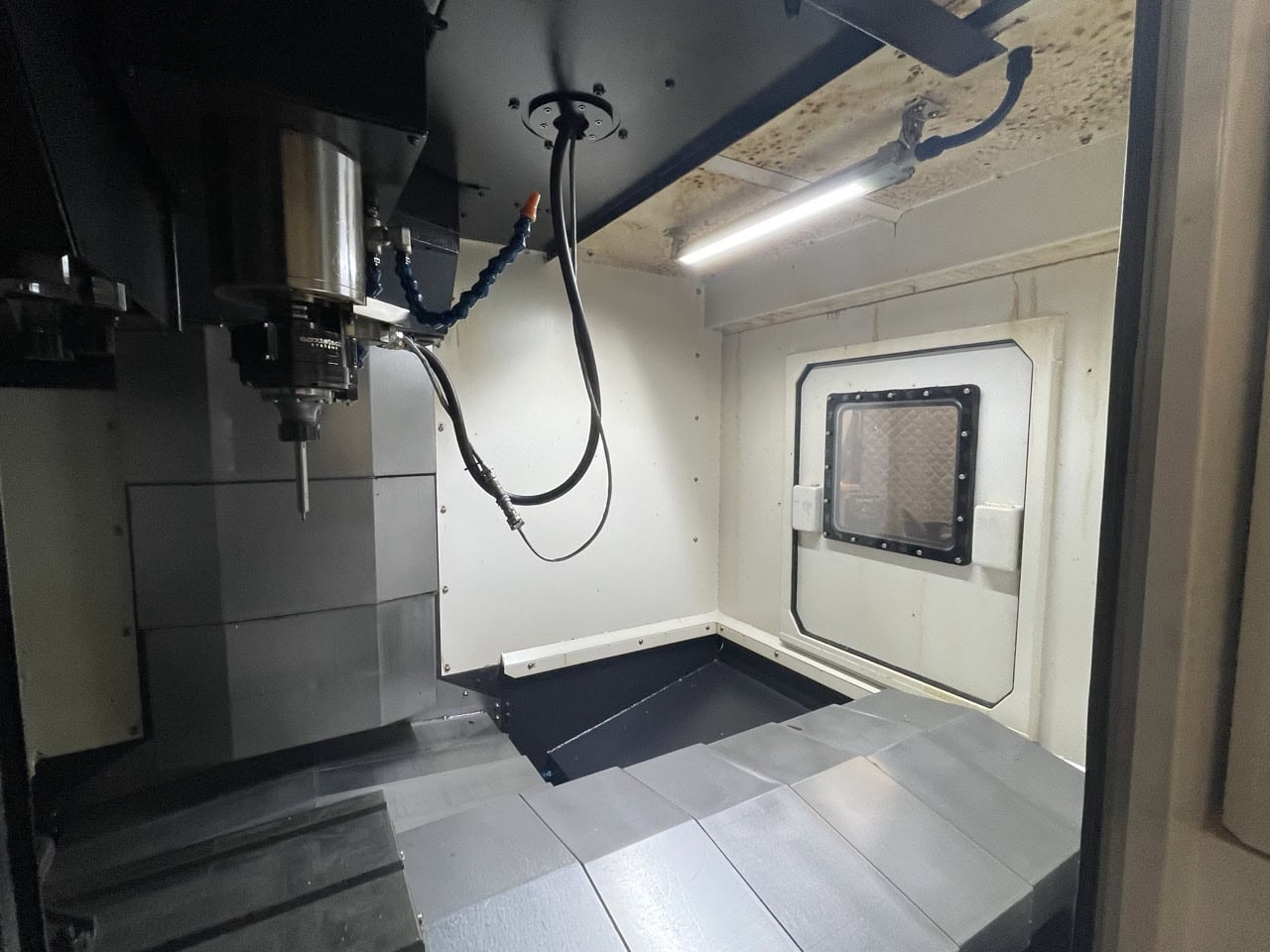 Hyundai Wia #F400, Vertical Machining Center, 31.5" X, 18.1" Y, 20.5" Z, 39.4" x 18.1" Table, 20 HP, 12000 - Image 8
